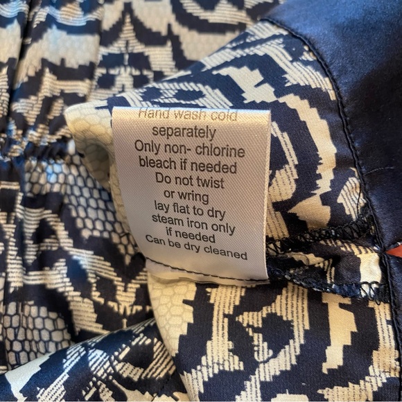 Cabi 100% Silk Tunic Blouse - Picture 6 of 14